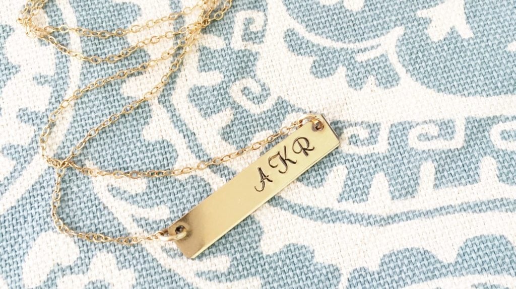 necklace horizontal