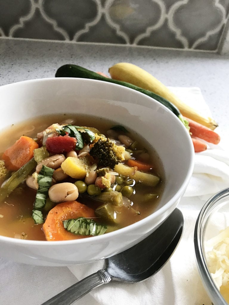 Vegetable soup recipe - The Everyday Mom Life