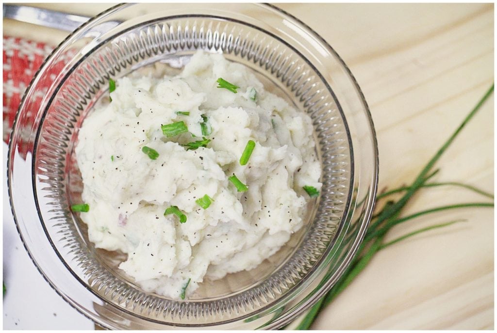 Sour Cream and Chive mashed potatoes - The Everyday Mom Life