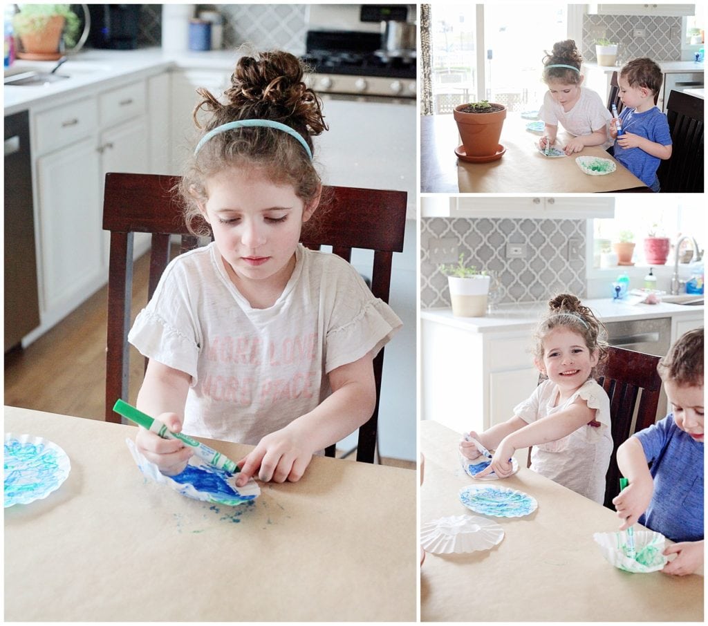 Planet earth coffee filter craft - The Everyday Mom Life